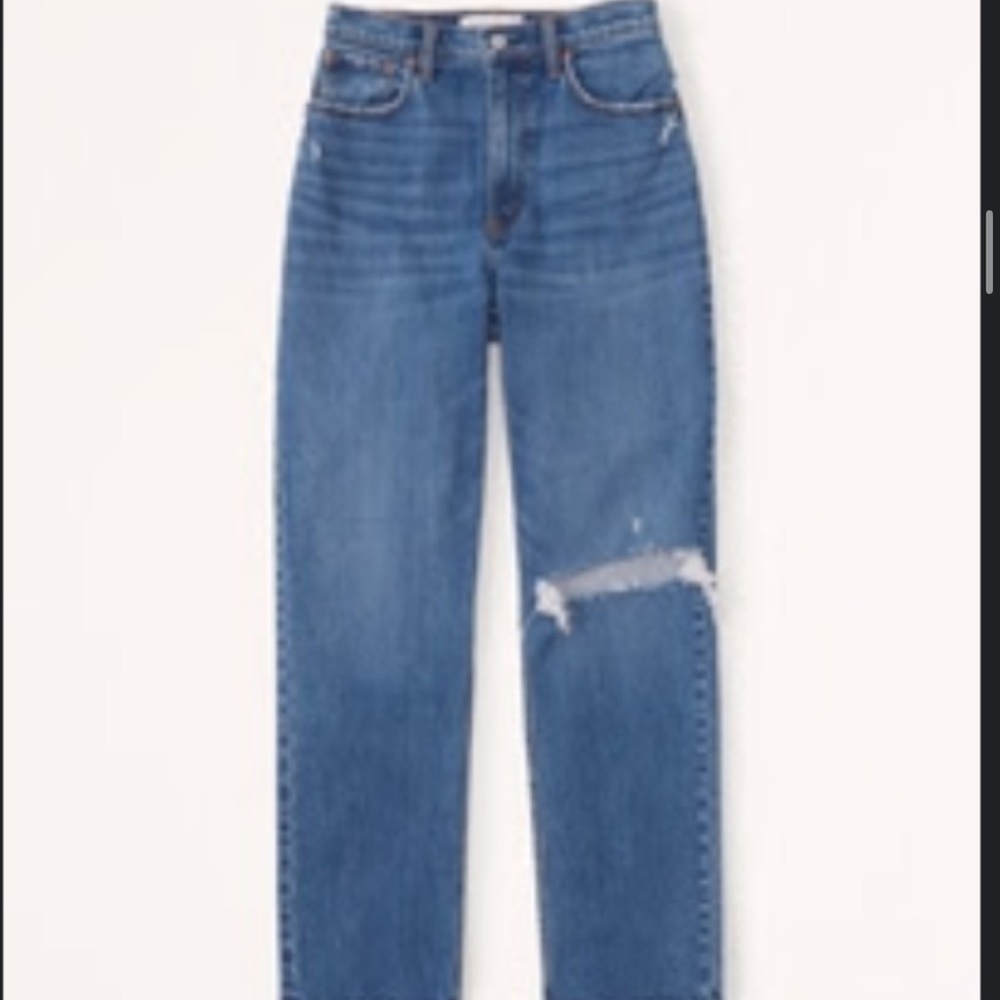 Abercrombie & Fitch Curve Love Ultra High Rise 90s Straight Jean Medium Wash